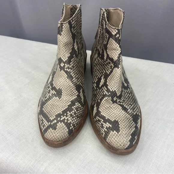 Dolce Vita Tavin Ankle Bootie in Snakeskin Reptile Size 8 - Picture 5 of 10